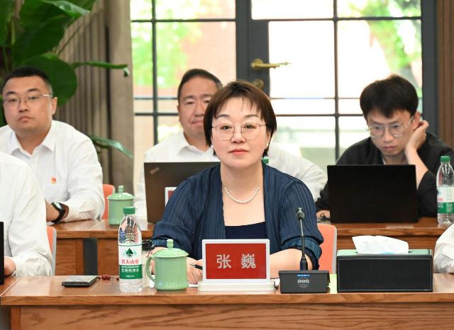 广西壮族自治区桂林市公安局党委副书记、常务副局长钟明一行来所考察交流